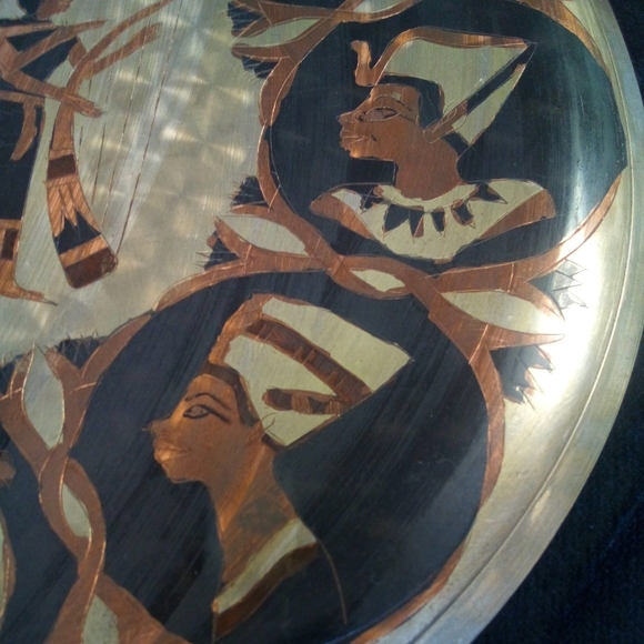 Vintage Egyptian Queen Wall Decor mixed metal plate 10" - Picture 3 of 8